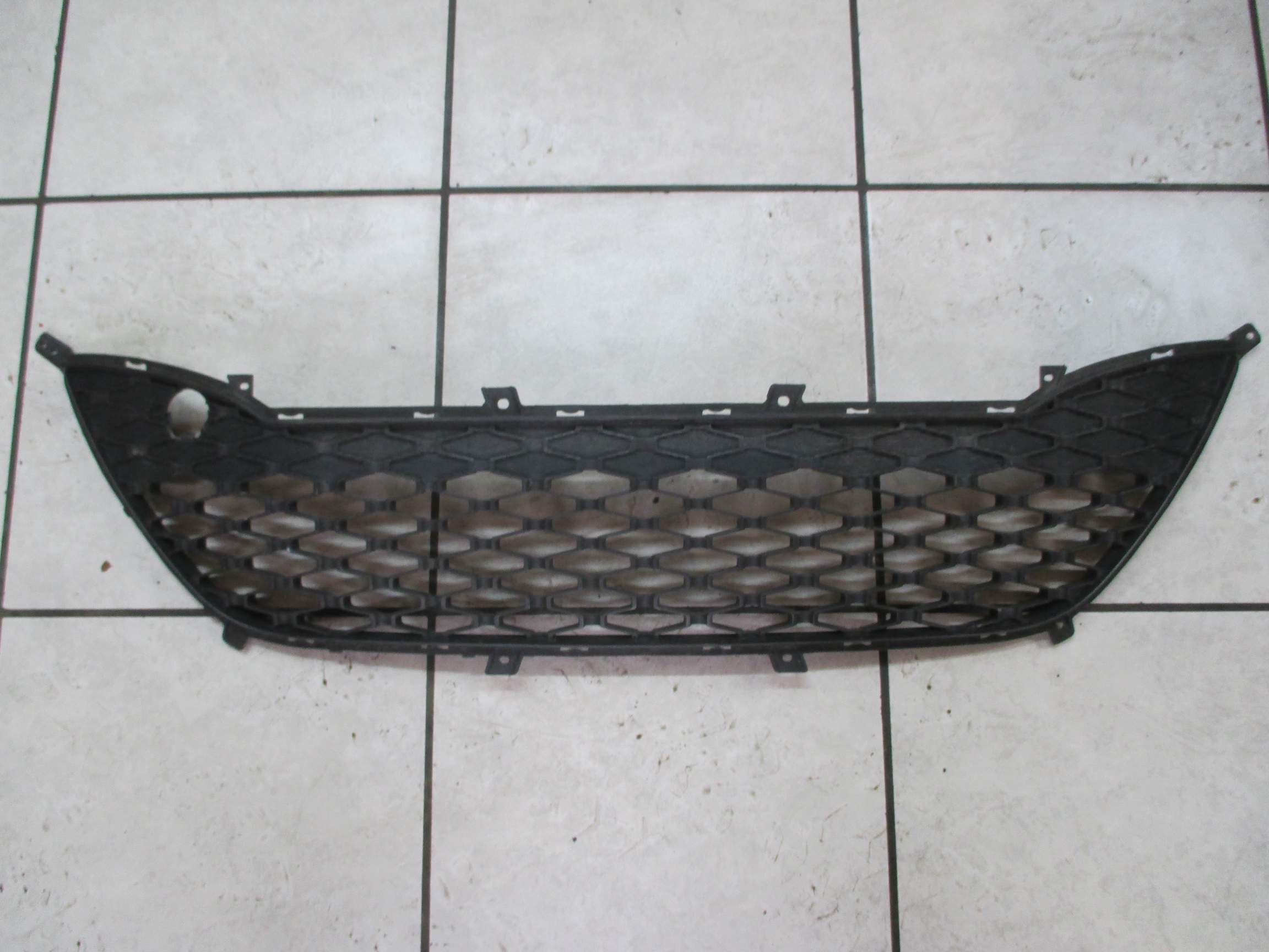 LÜFTUNGSGITTER DER STOSSSTANGE MITTE HYUNDAI I10 LIFT 10R->