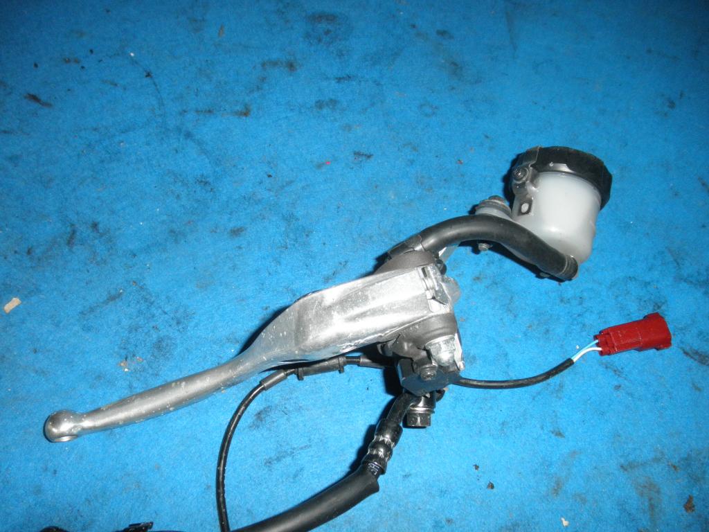 Honda CBR 600 RR PC40 13-главный тормозной цилиндр