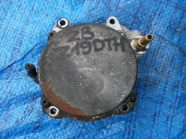 OPEL-CZĘŚCI Zafira B Vacu pompa 1.9 CDTI Z19DTH