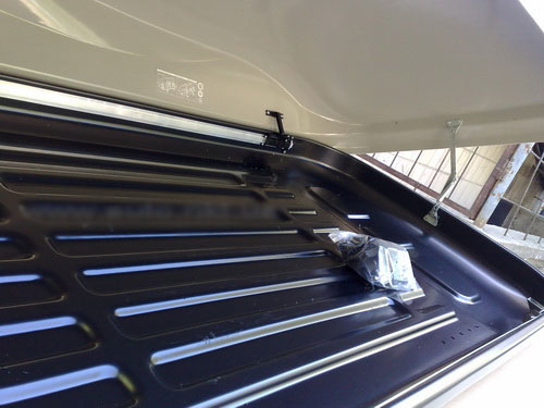 Box dachowy bagaznik na dach Hakr Magic 320 czarny Color black