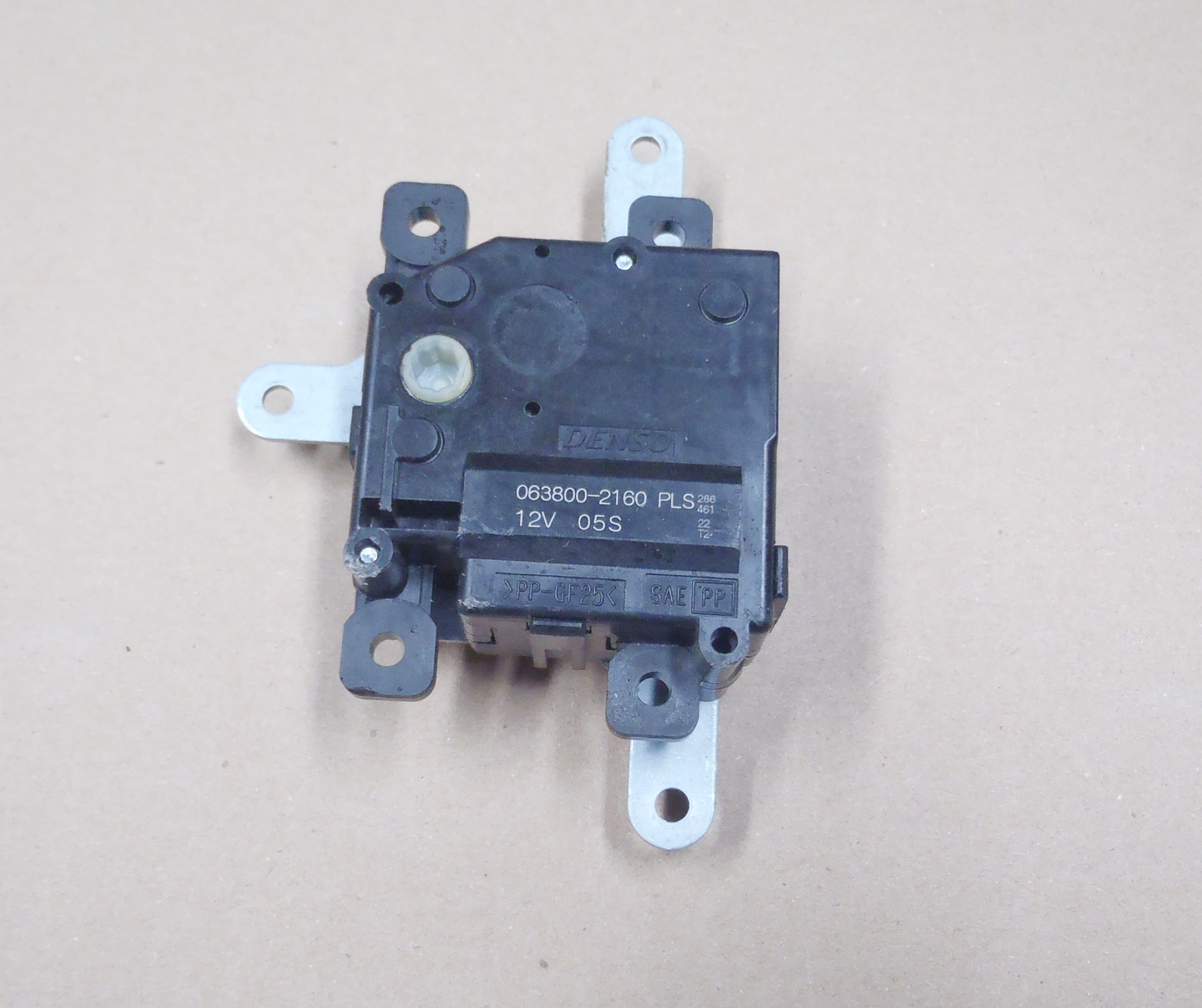 87106-02270 - VERSO AURIS 07-18 AVENSIS ДВИГАТЕЛЬ ОТОПИТЕЛЯ