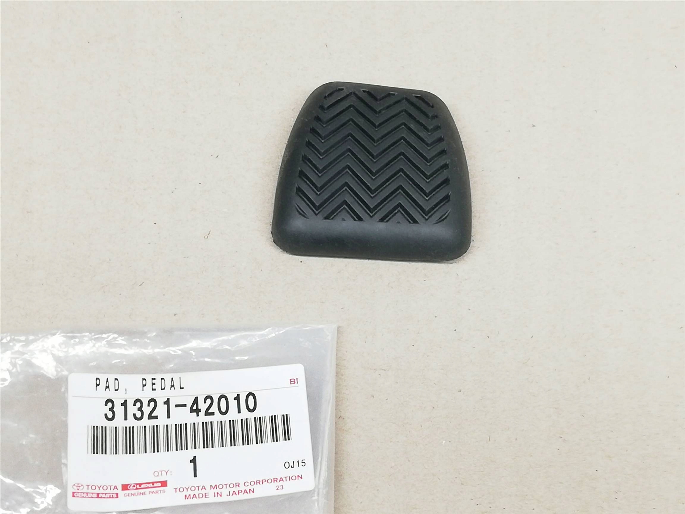 COROLLA 06-13 NAKŁADKA GUMA PEDAŁ SPRZĘGŁA HAMULCA Producent części Toyota OE