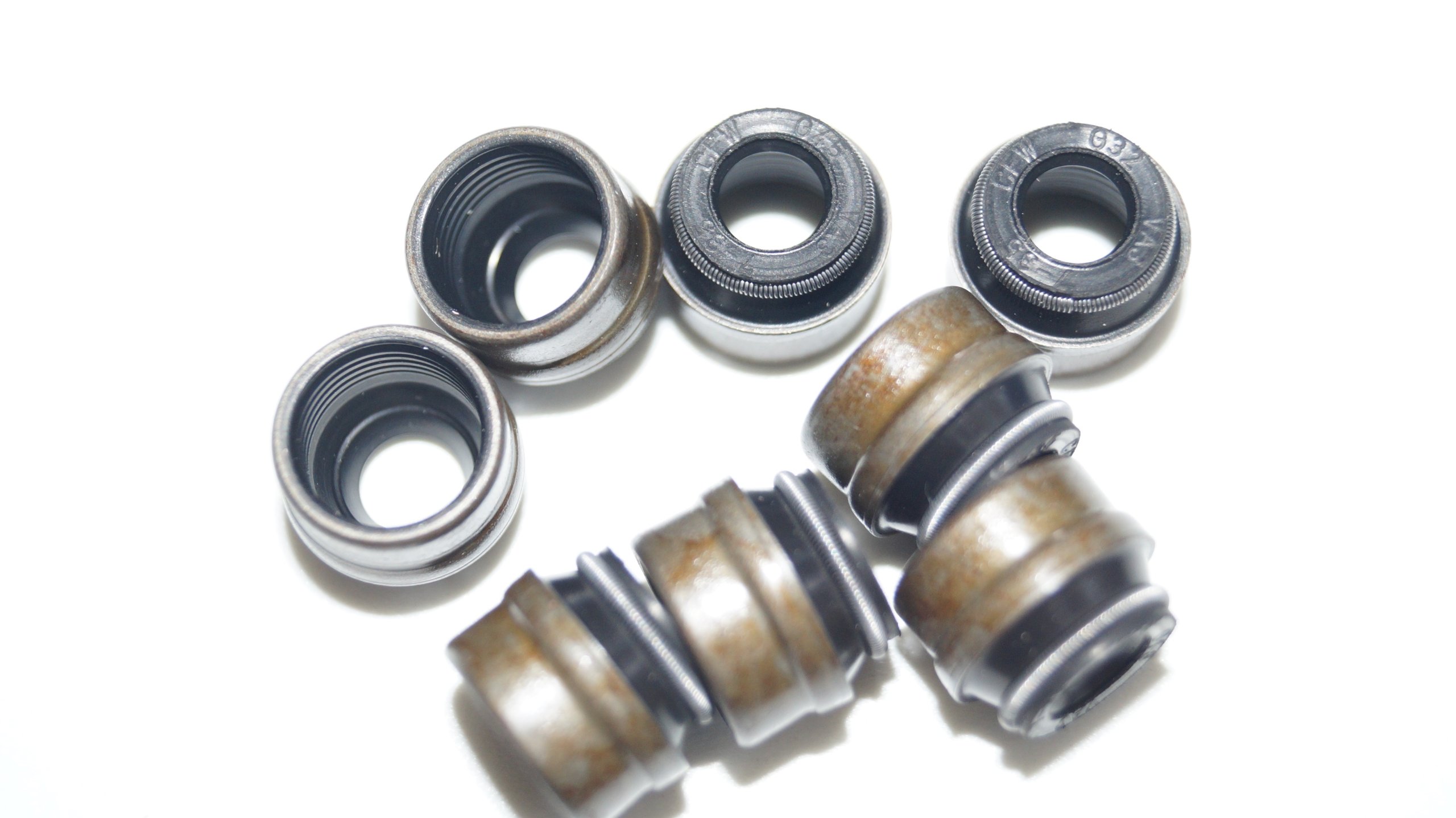 Uszczelniacz simering trzonek zaworu CITROEWN FIAT