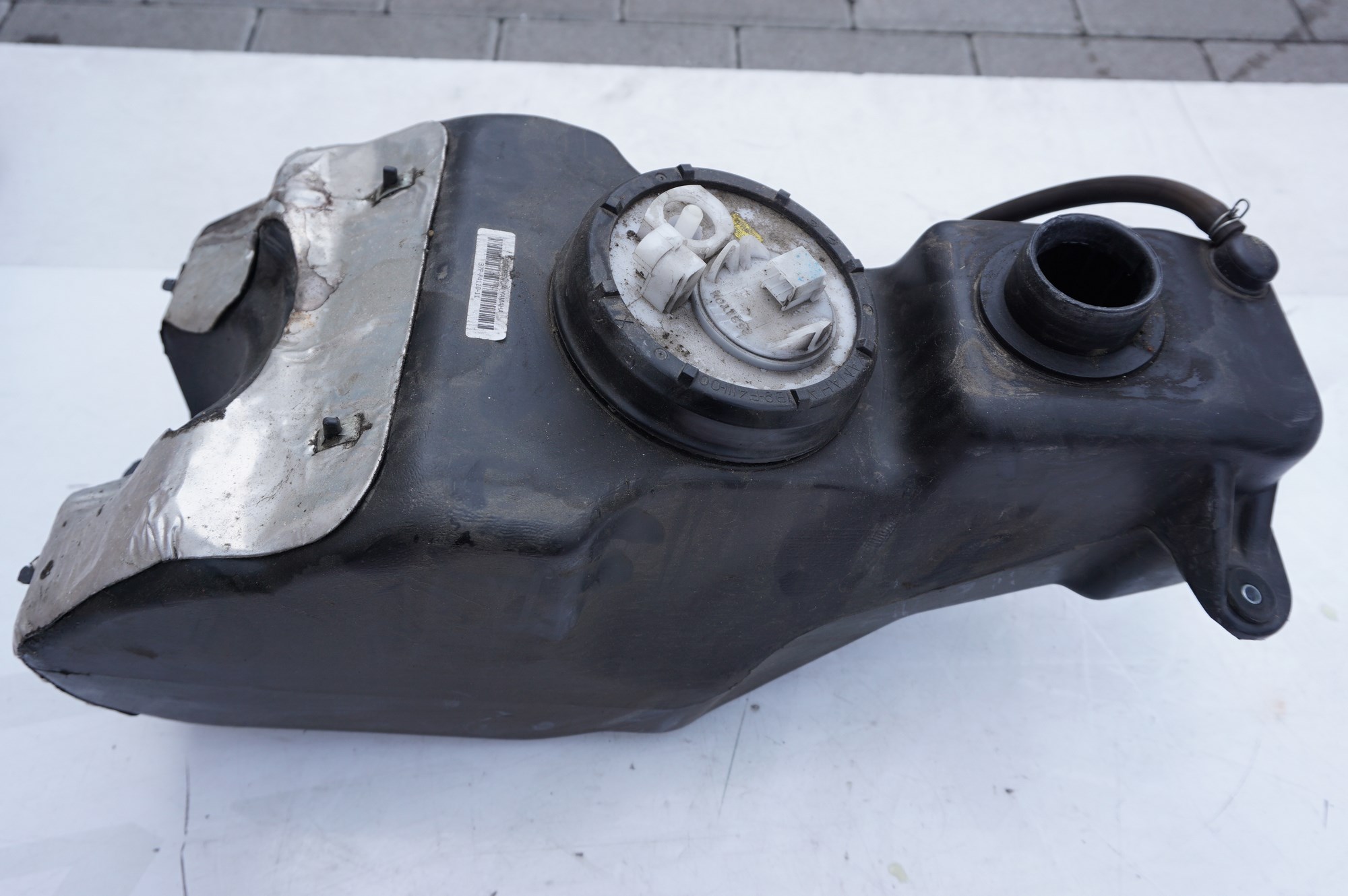 EWFR212 - Yamaha X-Max 125 паливний насос бак