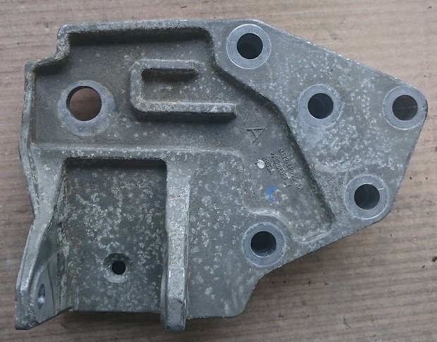 подушка лапа Range Rover Evoque BJ326P096AA