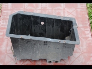 SPRINTER 906 PODSTAWA OBUDOWA AKUMULATORA Producent części Mercedes-Benz OE