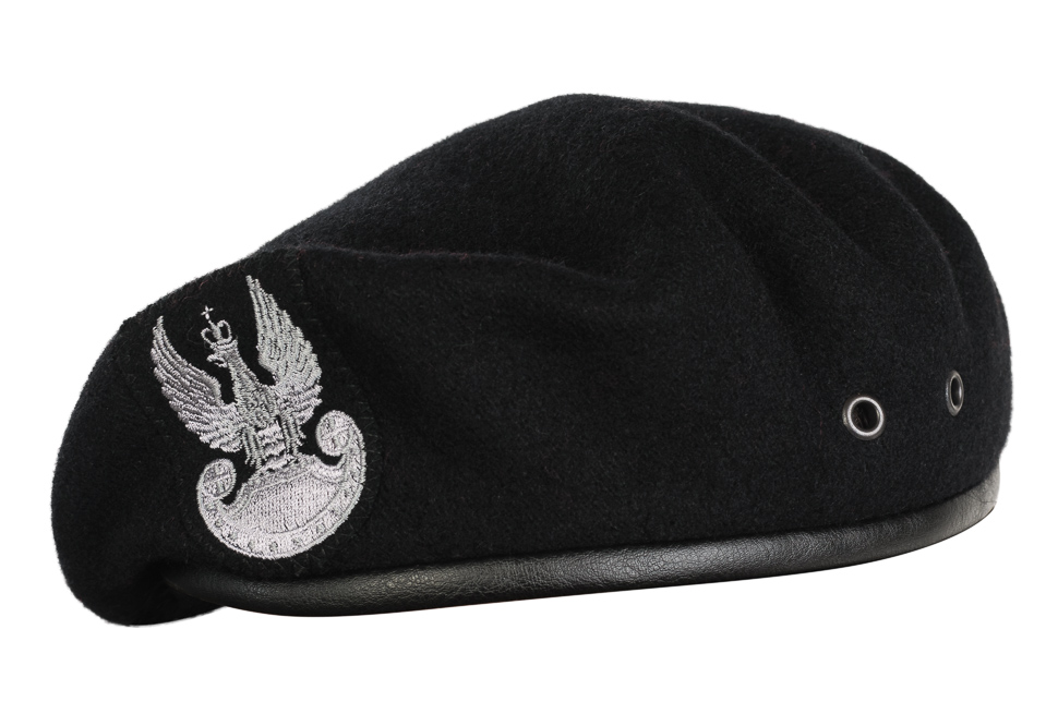 Polski BERET TŁOCZONY WP z ORŁEM CZARNY rozm. 58 Rozmiar 58