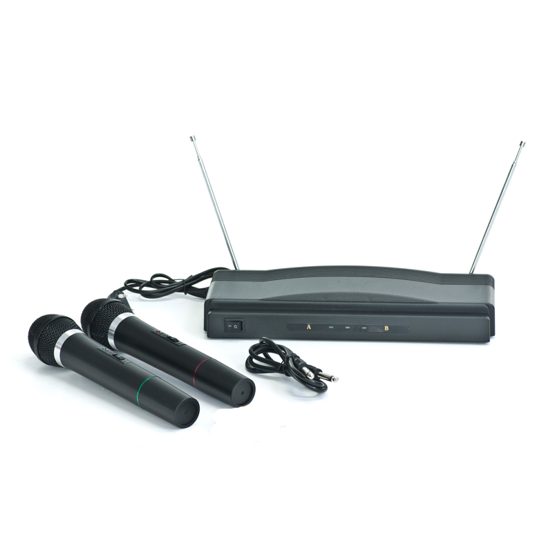 ZESTAW KARAOKE 600W MIKROFONY BEZPRZEWODOWE +KABLE Liczba analogowych wejść audio 4