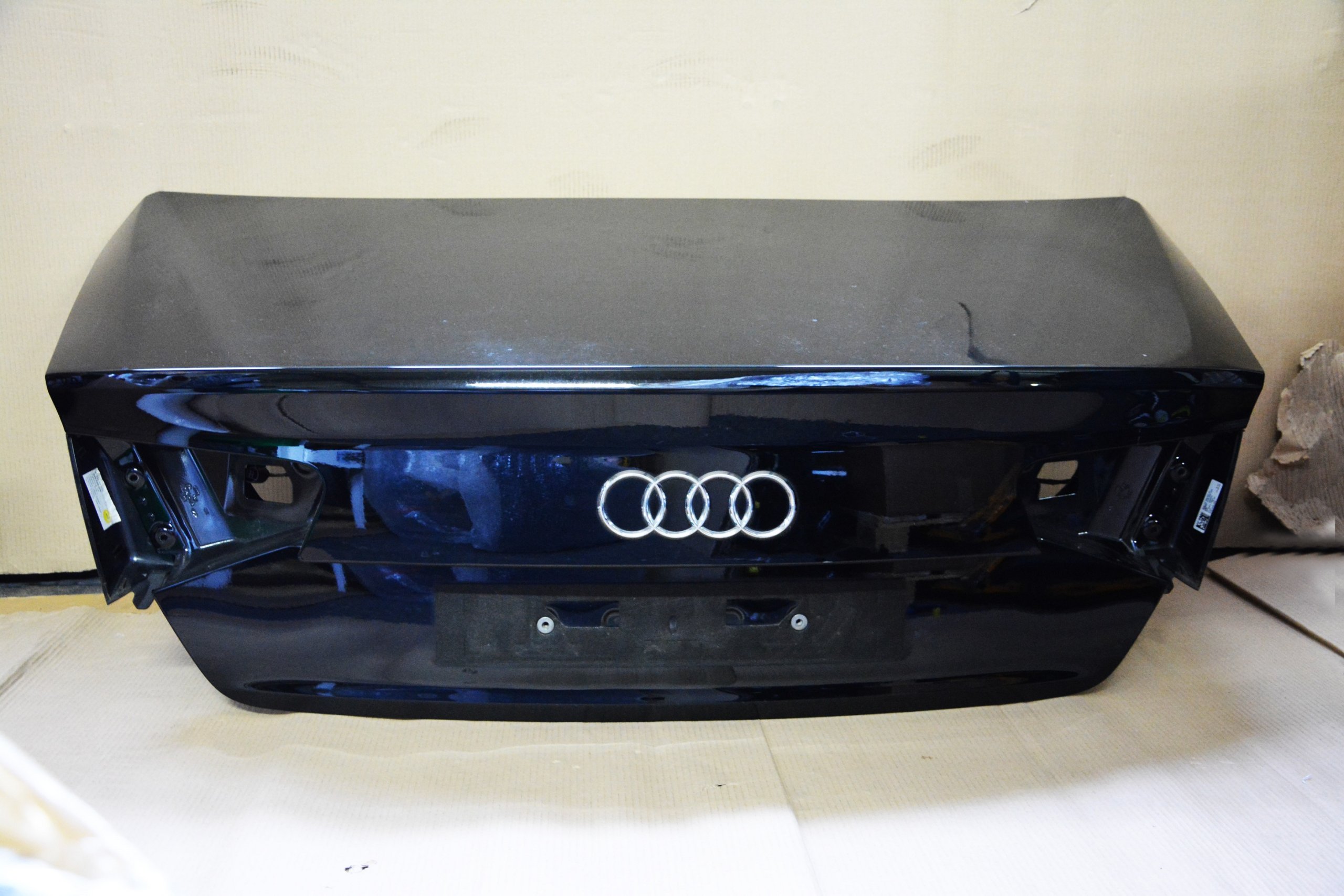 AUDI A8 D4 4H TYŁ KLAPA LY9B BLACK CZARNA BRILLANT