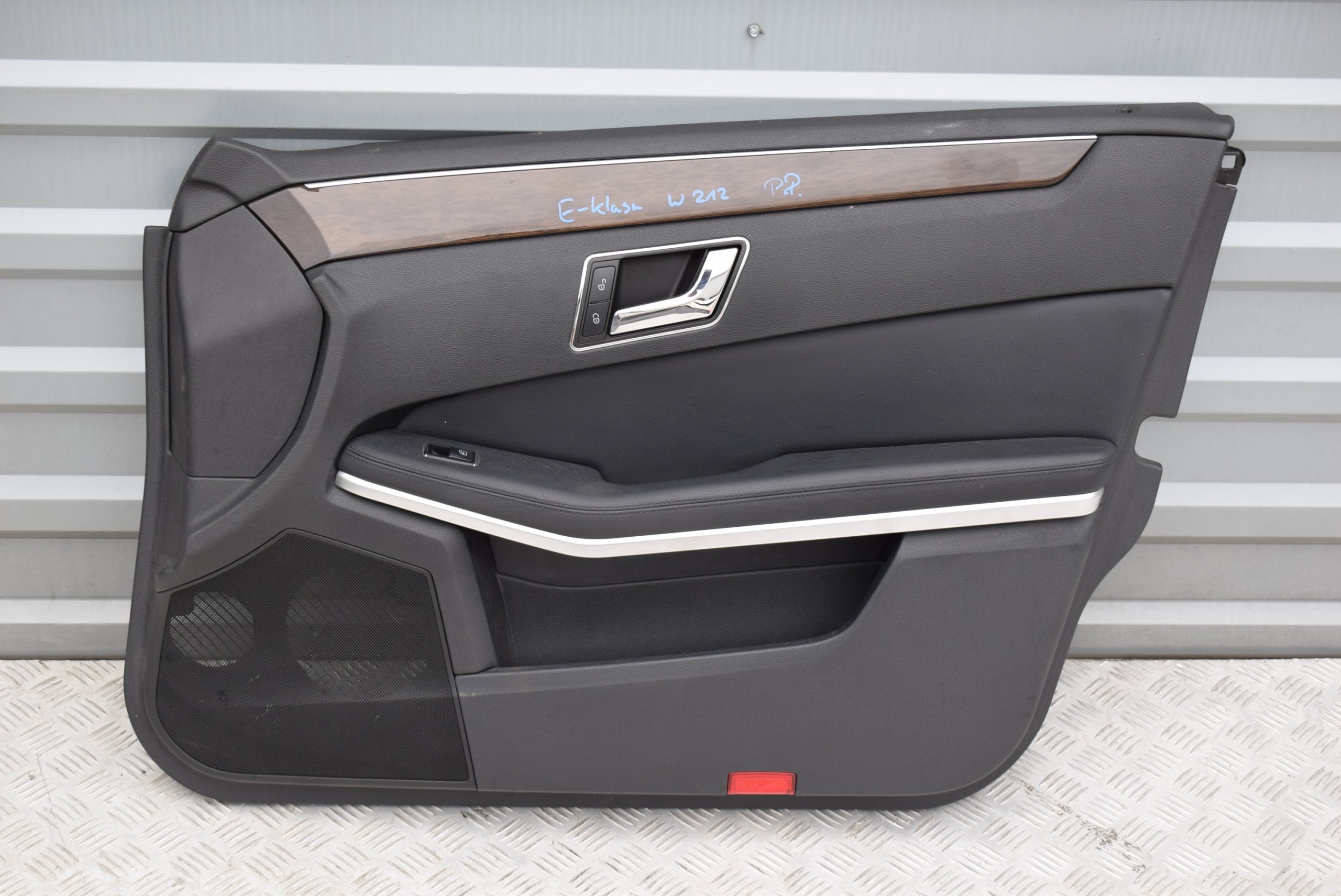 upholstery side door right front E-KLASA W212