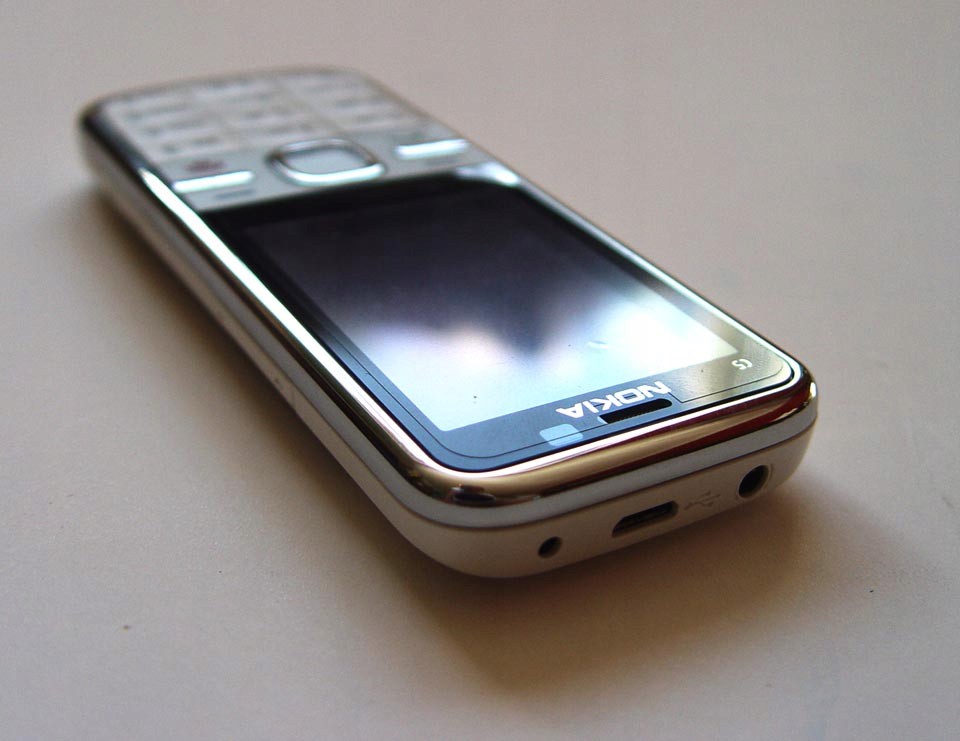 Telefon komórkowy Nokia C5 128 MB / 32 MB 2G biały Pamięć RAM 128 MB