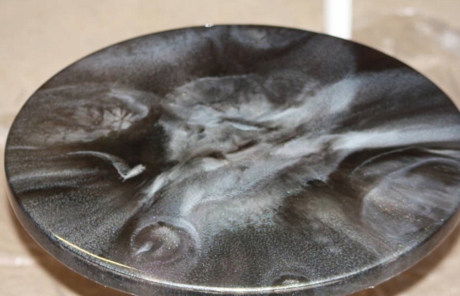 часы из эпоксидной смолы resin art. красители mg epox color. перламутровая эпоксидная смола. перламутровый краситель для эпоксидной смолы. эпоксикон пп120.