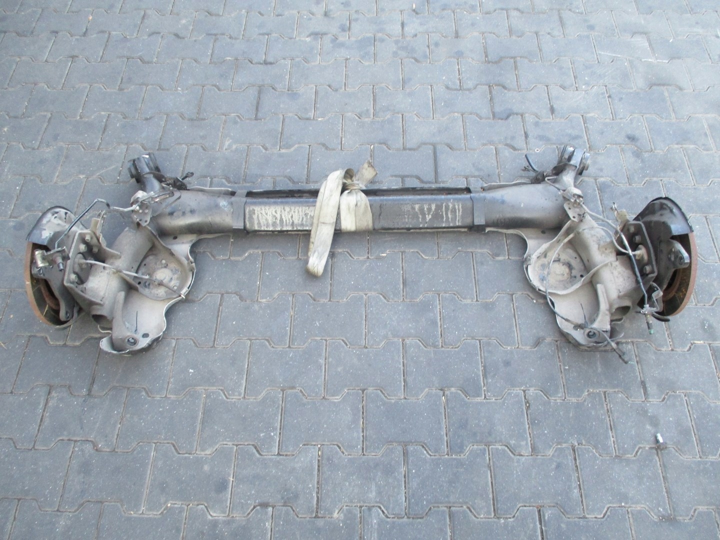 Oś tylna zawieszenie RENAULT KADJAR