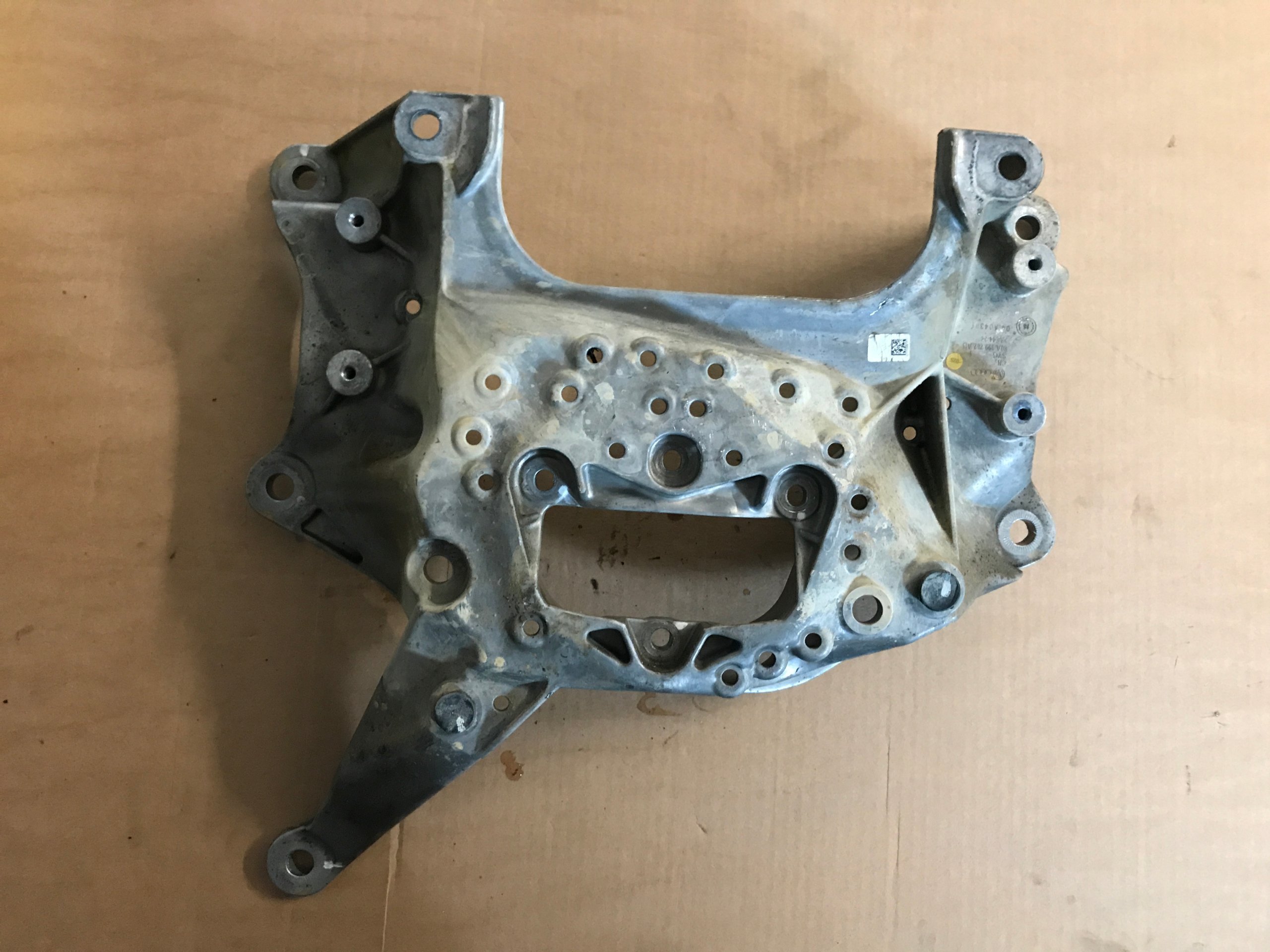 Лапа кріплення AUDI Q5 80a399262ab