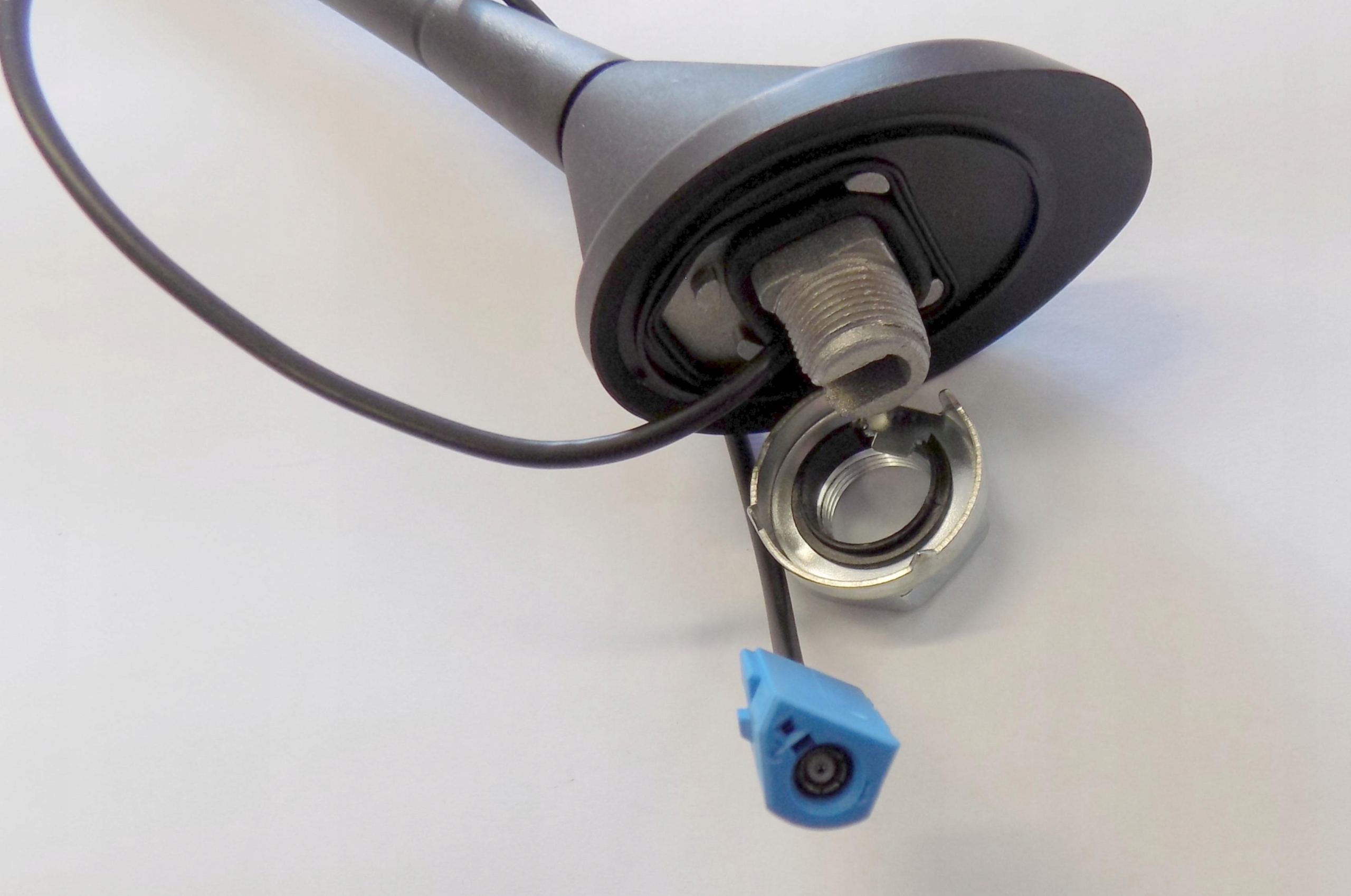 Antena sam. dachowa aktywna OPEL ORYGINAŁ Model brak