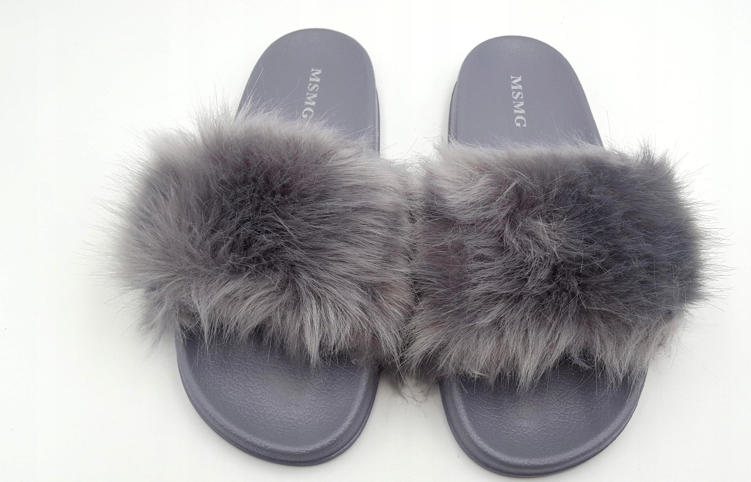 CIEPLUTKIE KLAPKI Z FUTERKIEM SZARY KOLOR R.38 Marka Msmg