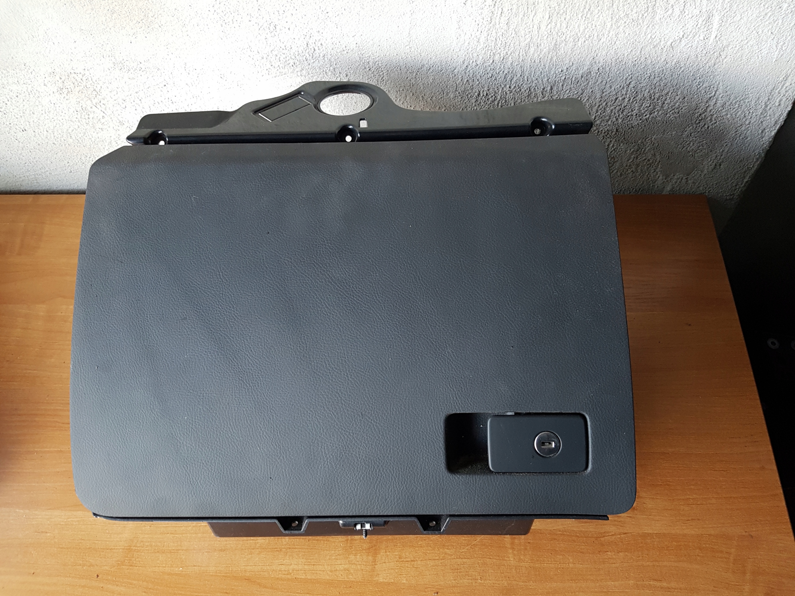 Vw passat b7 schowek pasazera 3C1857114E