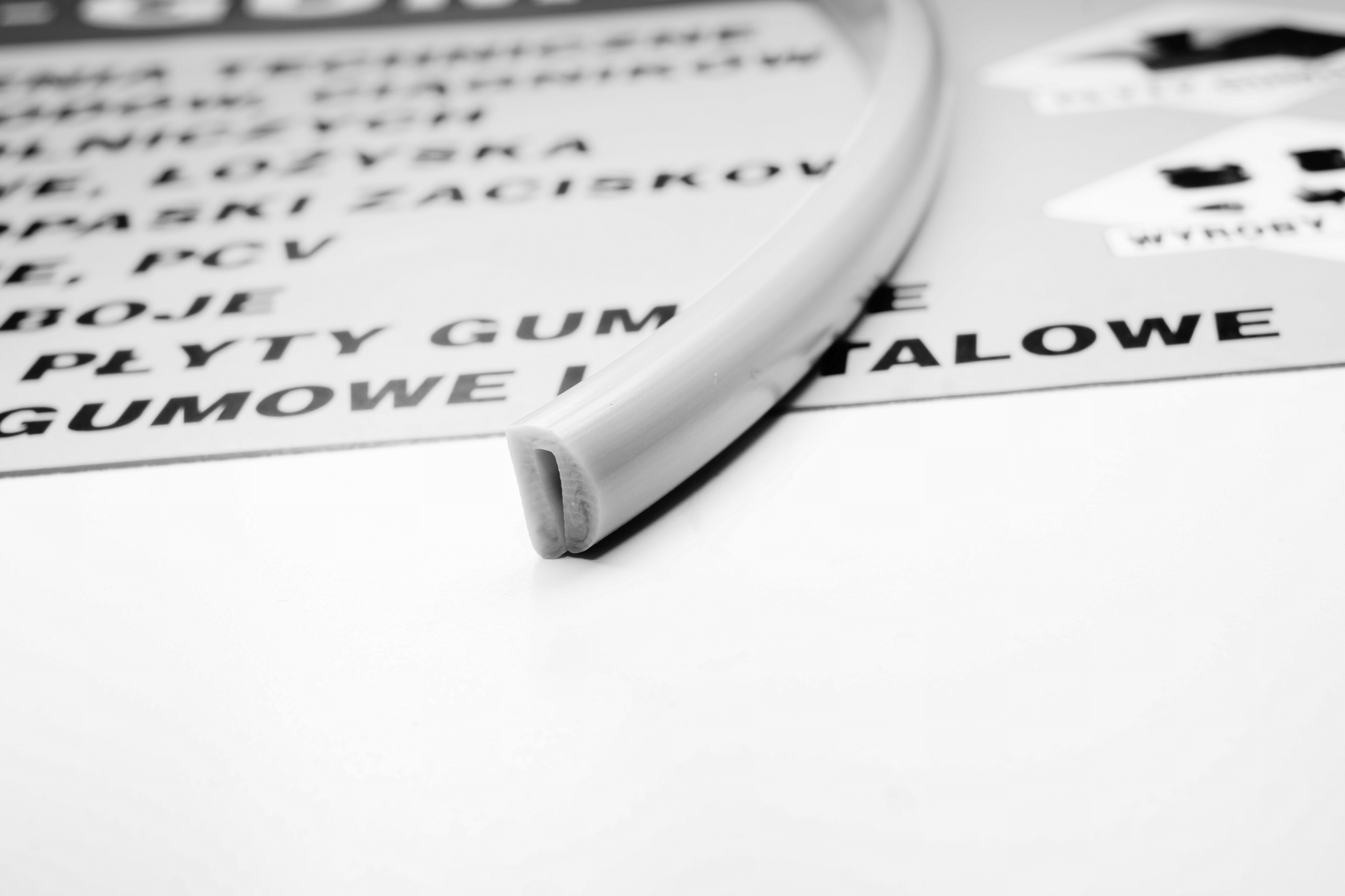 USZCZELKA PCV NA RANT KRAWĘDŹ KRAWĘDZIOWA 2mm Marka inny