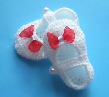 BUCIKI SZYDEŁKOWE niemowlęce białe CHRZEST 11cm Kolor wielokolorowy