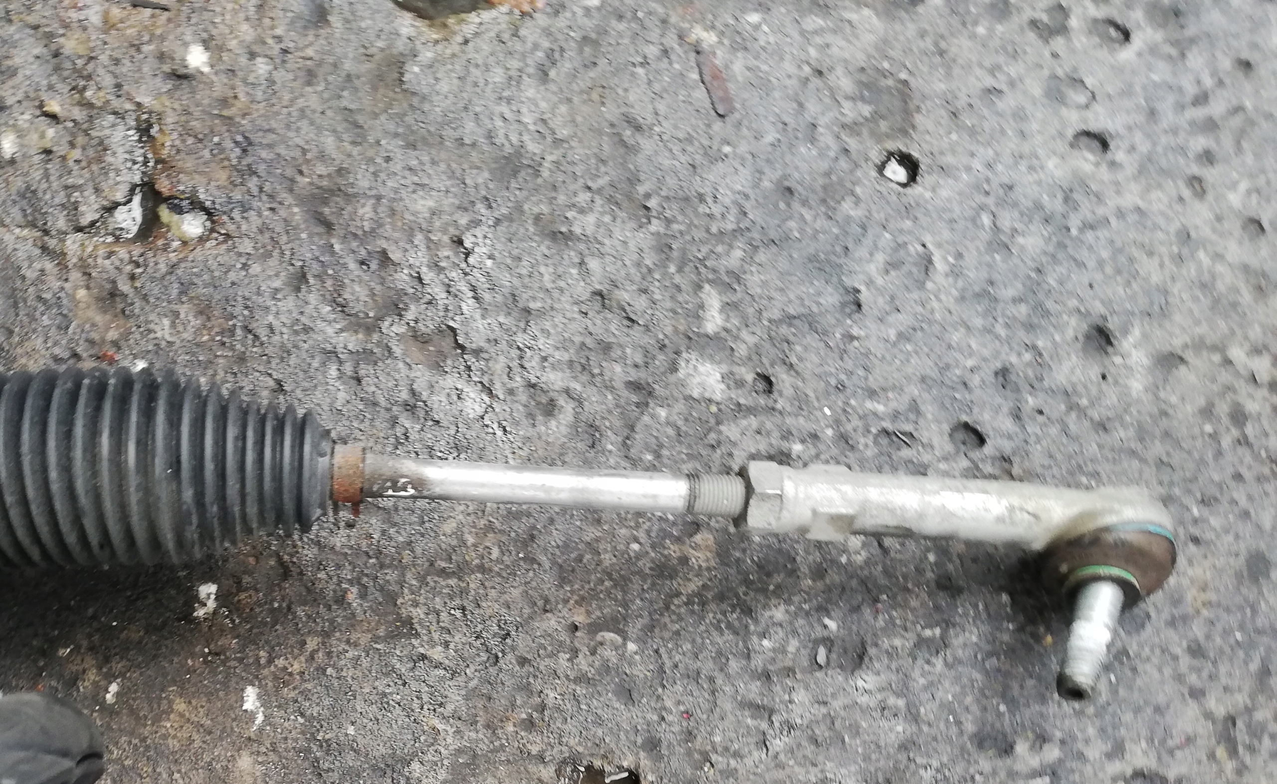 FORD FIESTA MK8 РУЛЬОВА ТЯГА ПРАВА