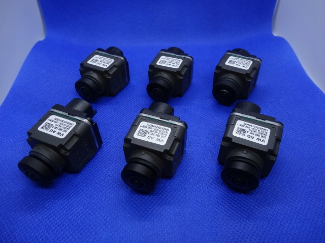 Kamera TOP View 360 5Q0980546A W LUSTERKO BOCZNE Installation side front