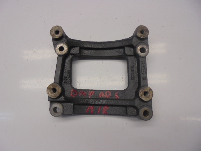 DAF 106 ПІДСТАВА НАСОСА КОНДИЦІОНЕРА 120 МЕРЕЖА