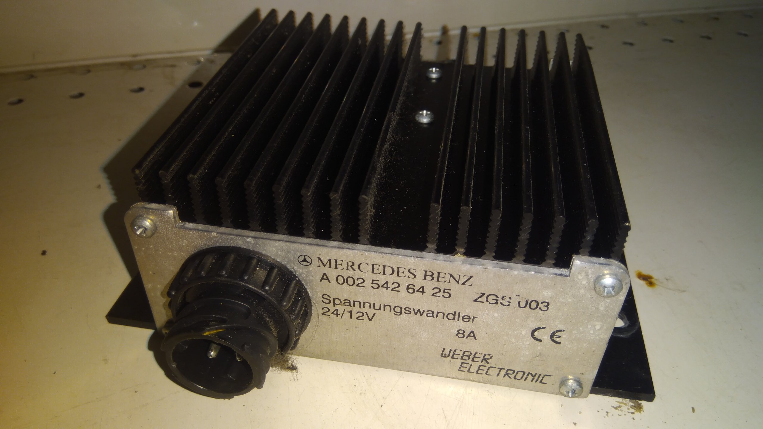 Przetwornica 12-24V Mercedes Atego 0025426425 FV