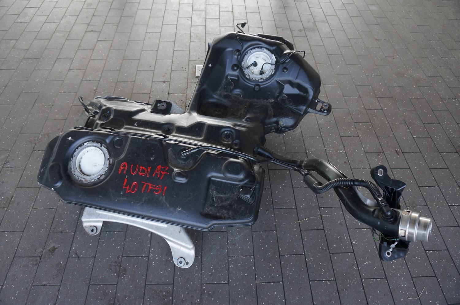 Топливный бак AUDI A7 S7 4.0 TFSI 4GX201021