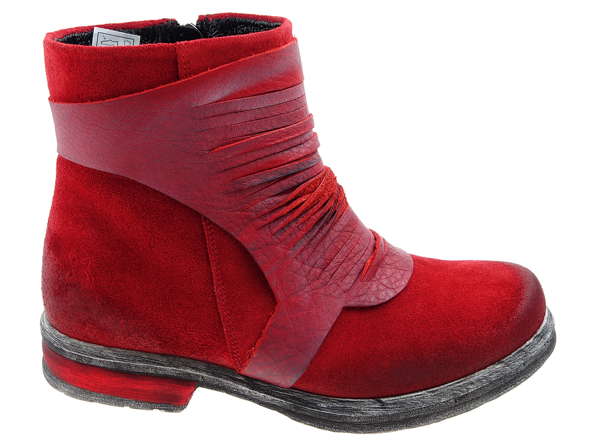 

Maciejka buty botki 2588-08 czerwone welur 38