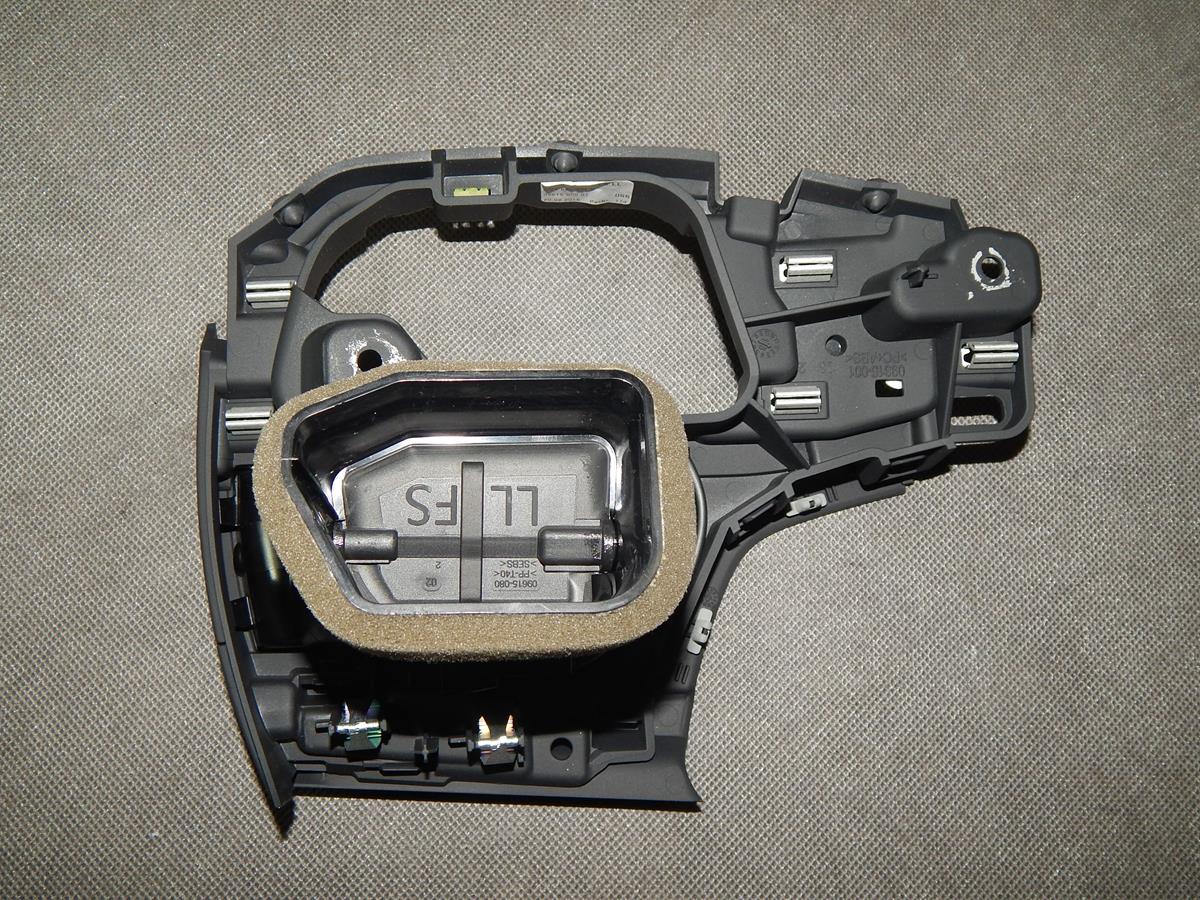 Audi A4 B9 воздухозаборник жалюзи 8W1820901B