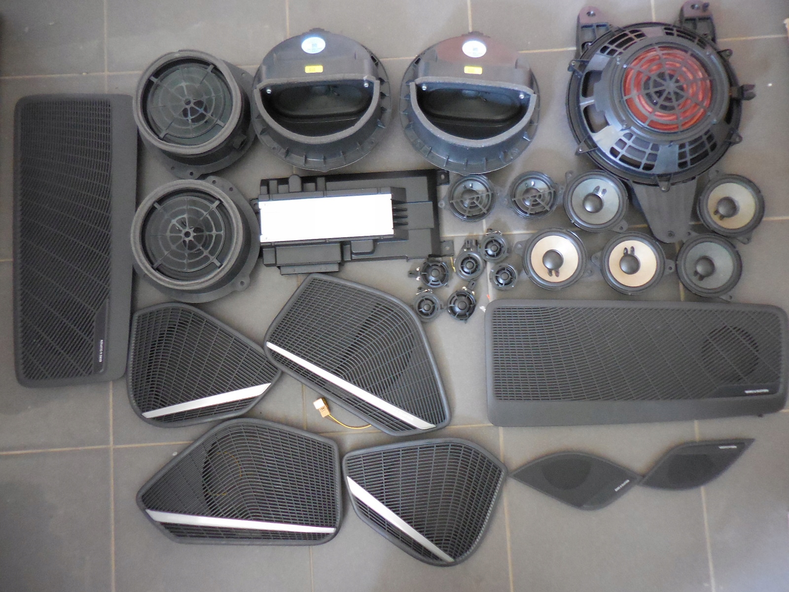 AUDI A4 8W B9 Sedan звукова система BANG & OLUFSEN