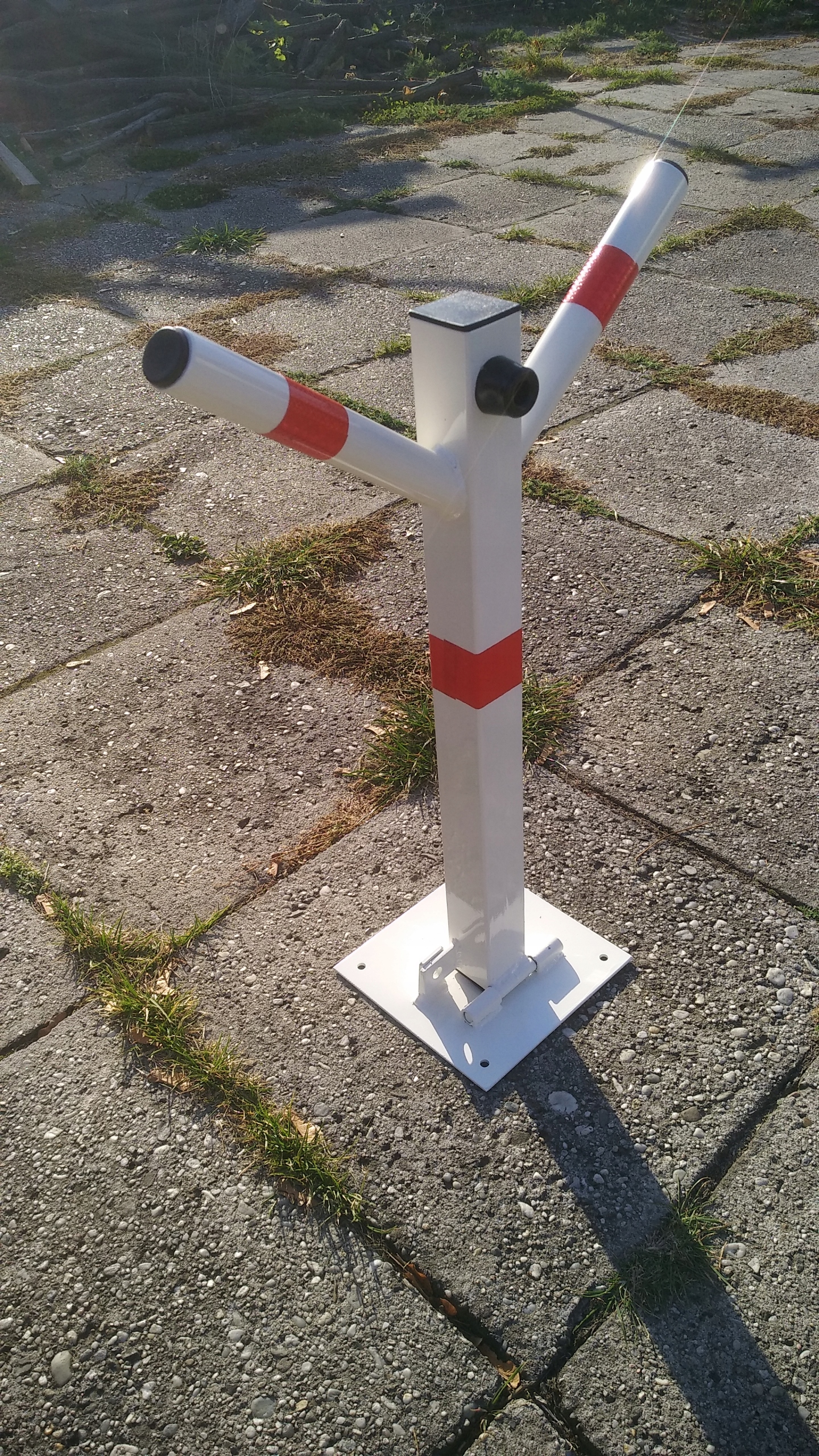 BLOKADA PARKINGOWA SŁUPEK PARKINGOWY SKŁADANY 65CM Marka inna