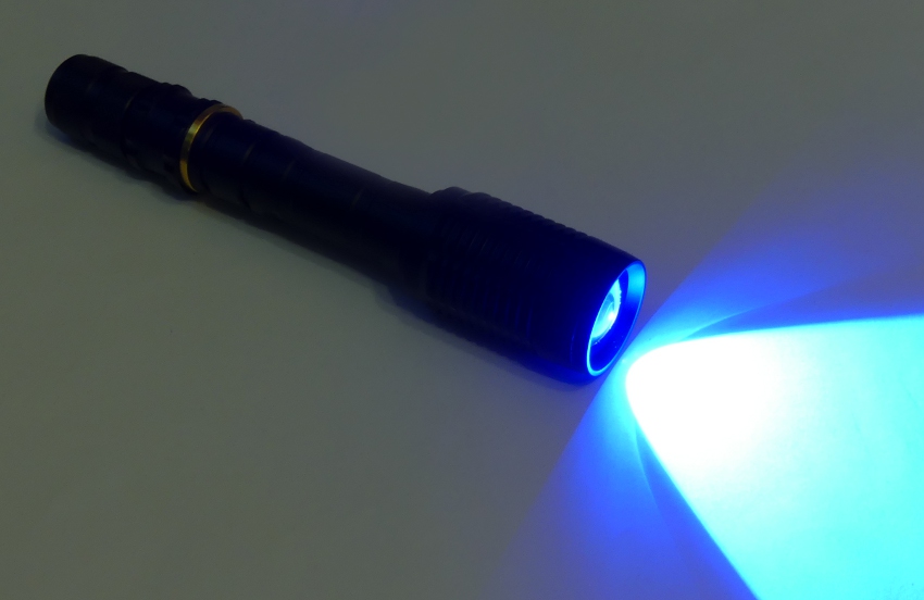 

Latarka Led Uv Zoom 10W Li-ion aku bursztyn klima