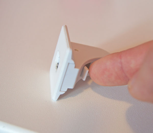 MAGNETYCZNA BLOKADA ZABEZPIECZENIE MEBLI SZAFEK SZUFLAD BLOKADY MAGNETYCZNE Kolor biel