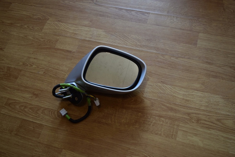 LUSTERKO PRAWE 15PIN LEXUS LS 600H ROK 2009 EUROPA Producent części Lexus OE