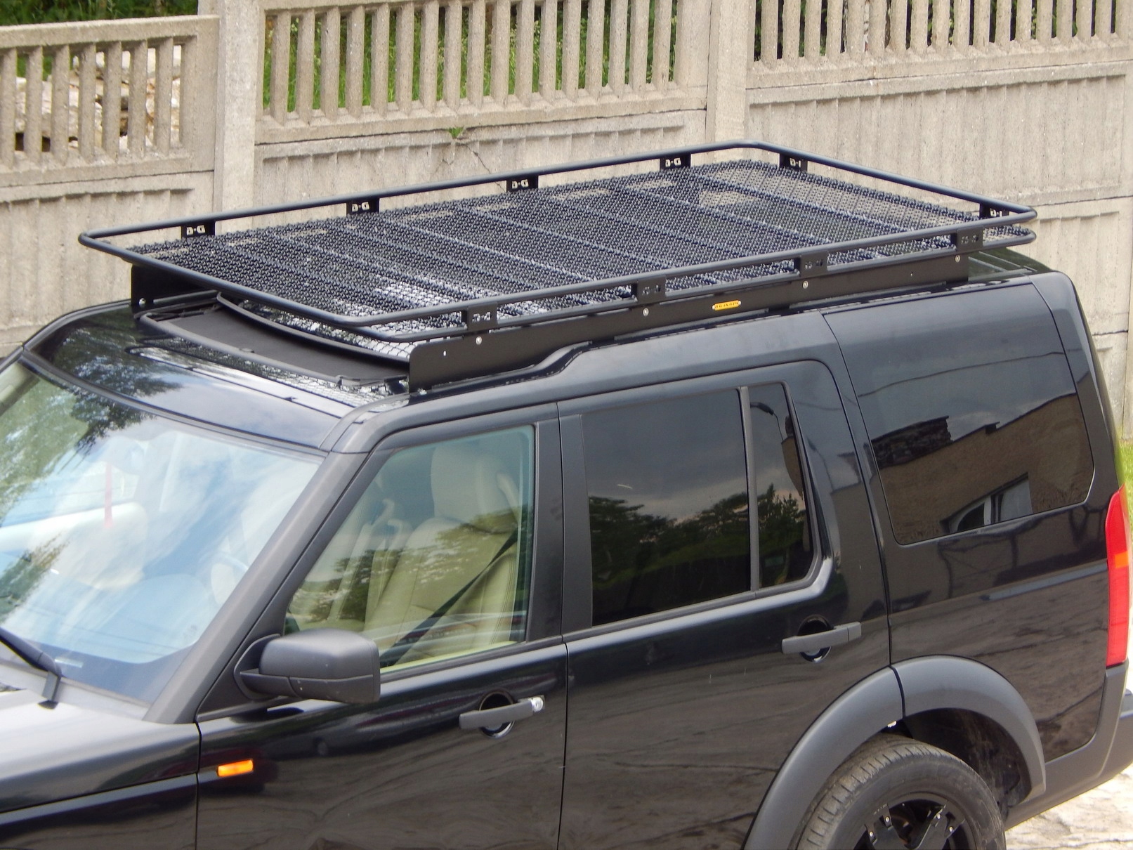 Дискавери крыша. Экспедиционный багажник Land Rover Discovery IV. Land Rover Discovery 3 багажник на крышу. Ленд Ровер Дискавери 3 багажник на крышу. Land Rover Discovery 4 экспедиционный багажник.