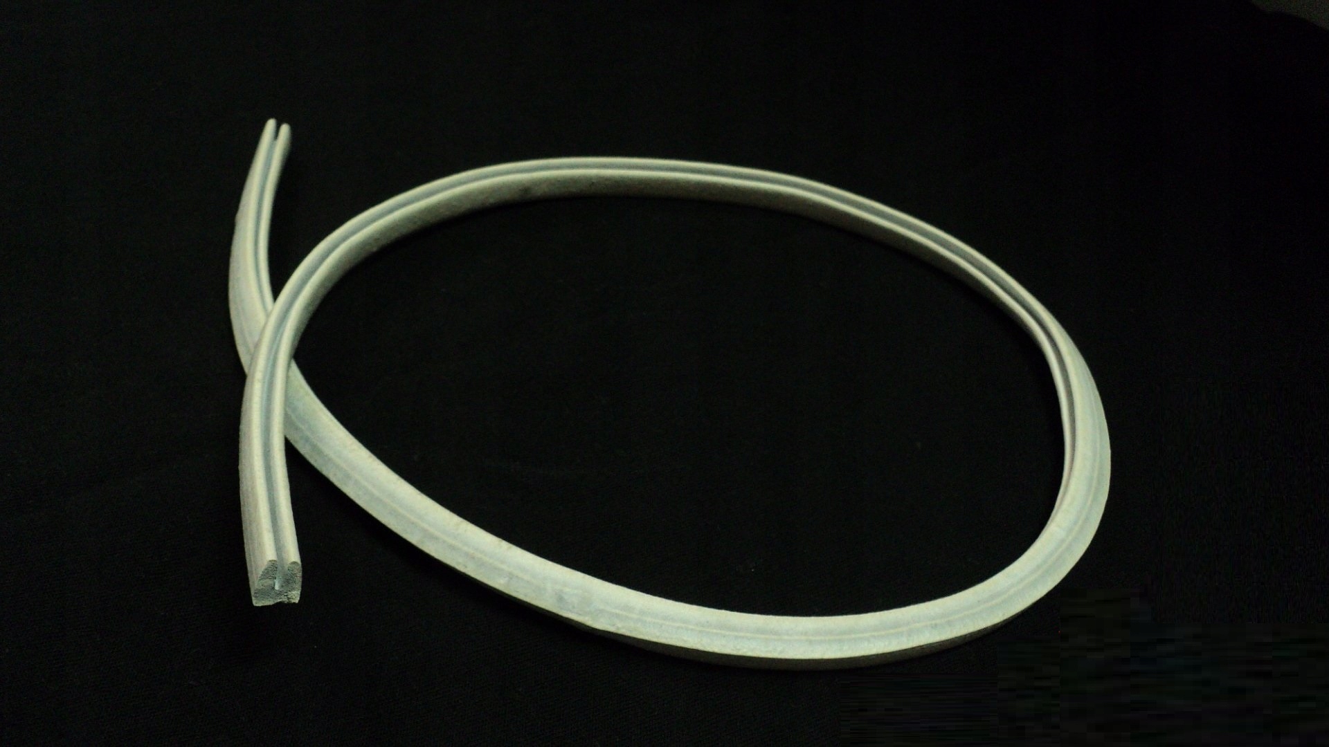 USZCZELKA OBUDOWY LAMPY MERCEDES W113 PAGODA