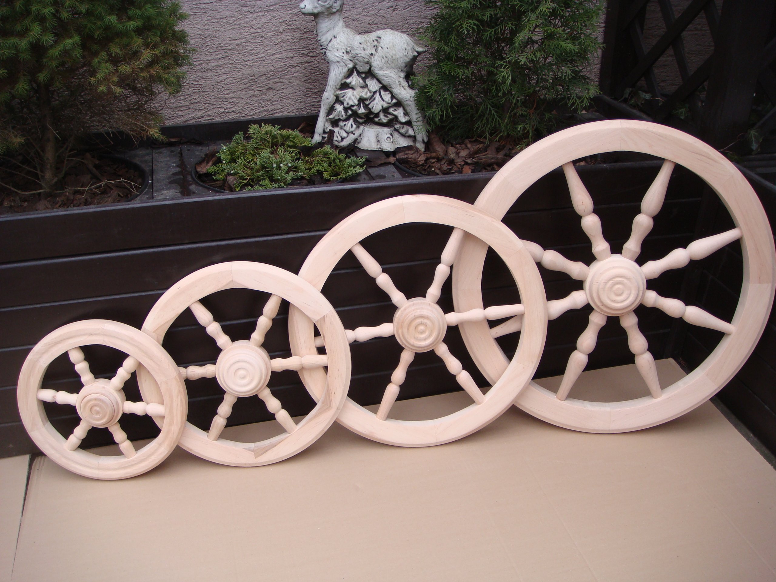 Деревянные колеса для телеги. Деревянное колесо. Колесо из дерева. Декоративное колесо. Декоративные колеса для телеги.