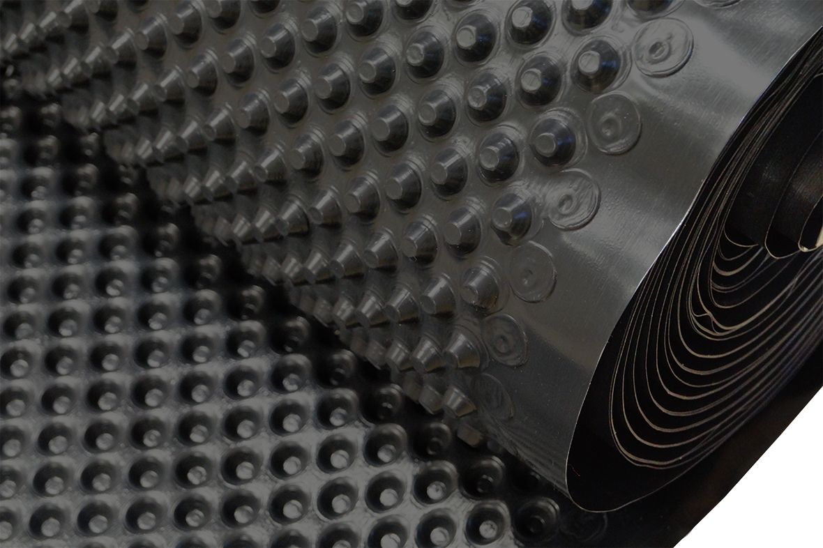 FOLIA FUNDAMENTOWA IZOLACJA KUBEŁKOWA 0,5m x 20m Marka Parotec