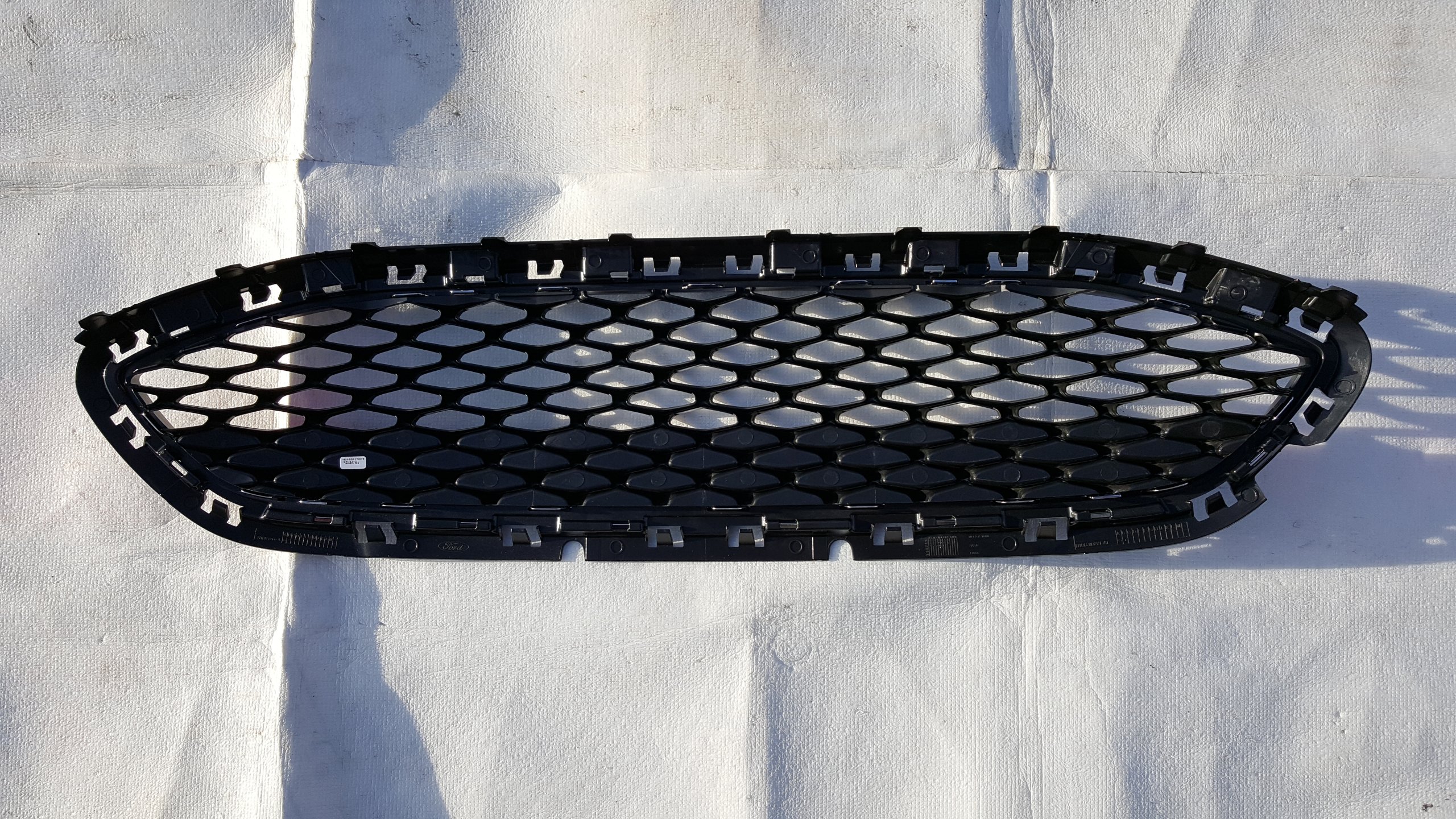 FORD FIESTA MK8 2017 2021 ATRAPA GRILL Installation side Front