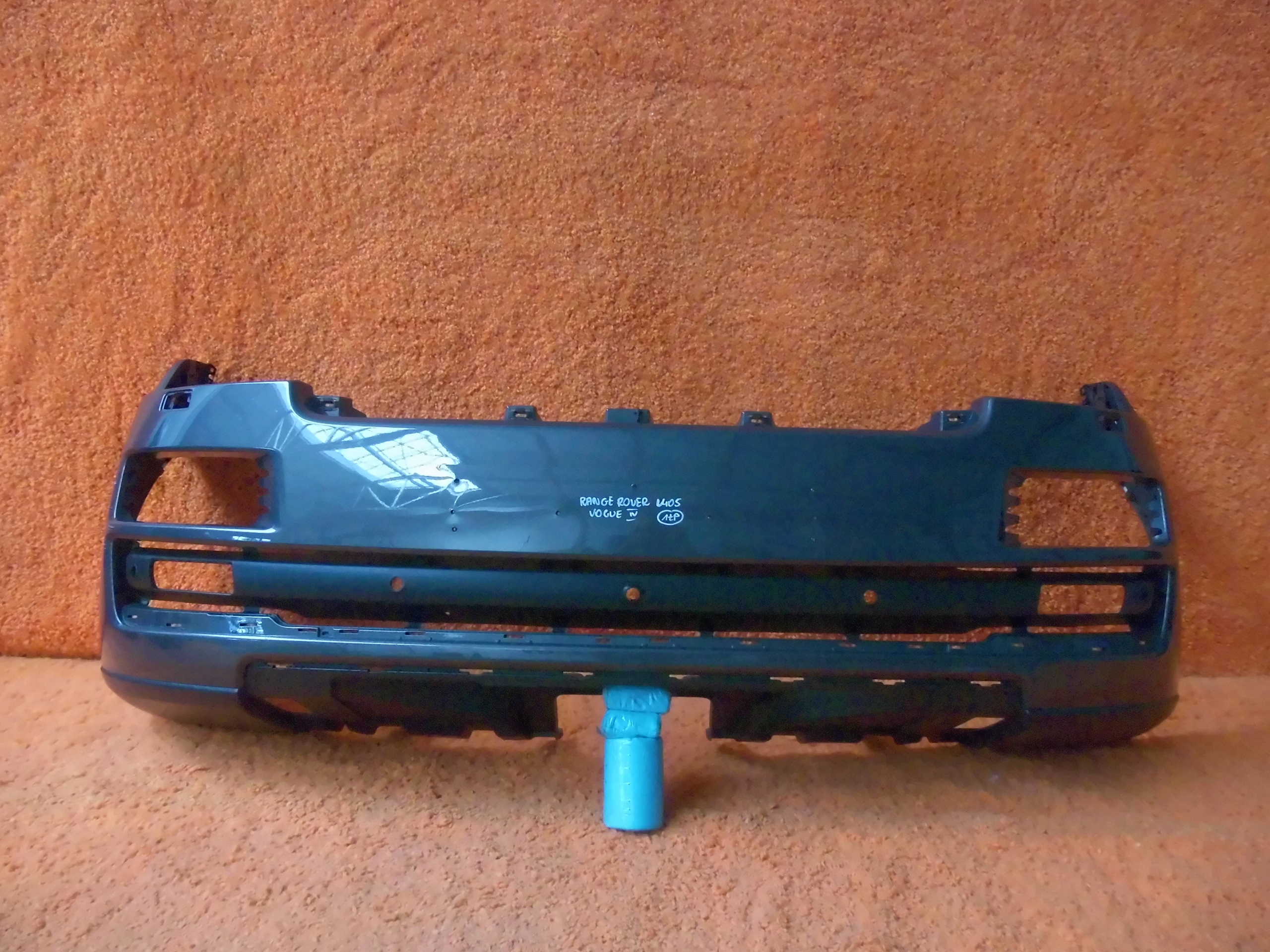 2012r- Land Range Rover Vogue IV bumper front L405 original nie klejony