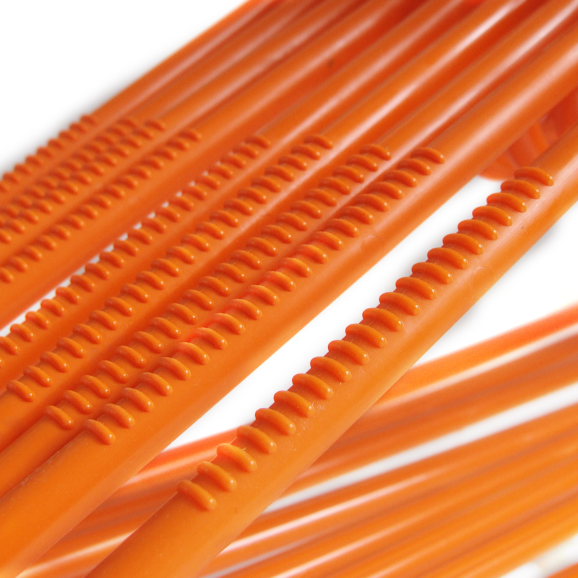 WIESZAKI UBRANIOWE OBROTOWE KOLOROWE GRUBE 25szt. Liczba szuflad 0