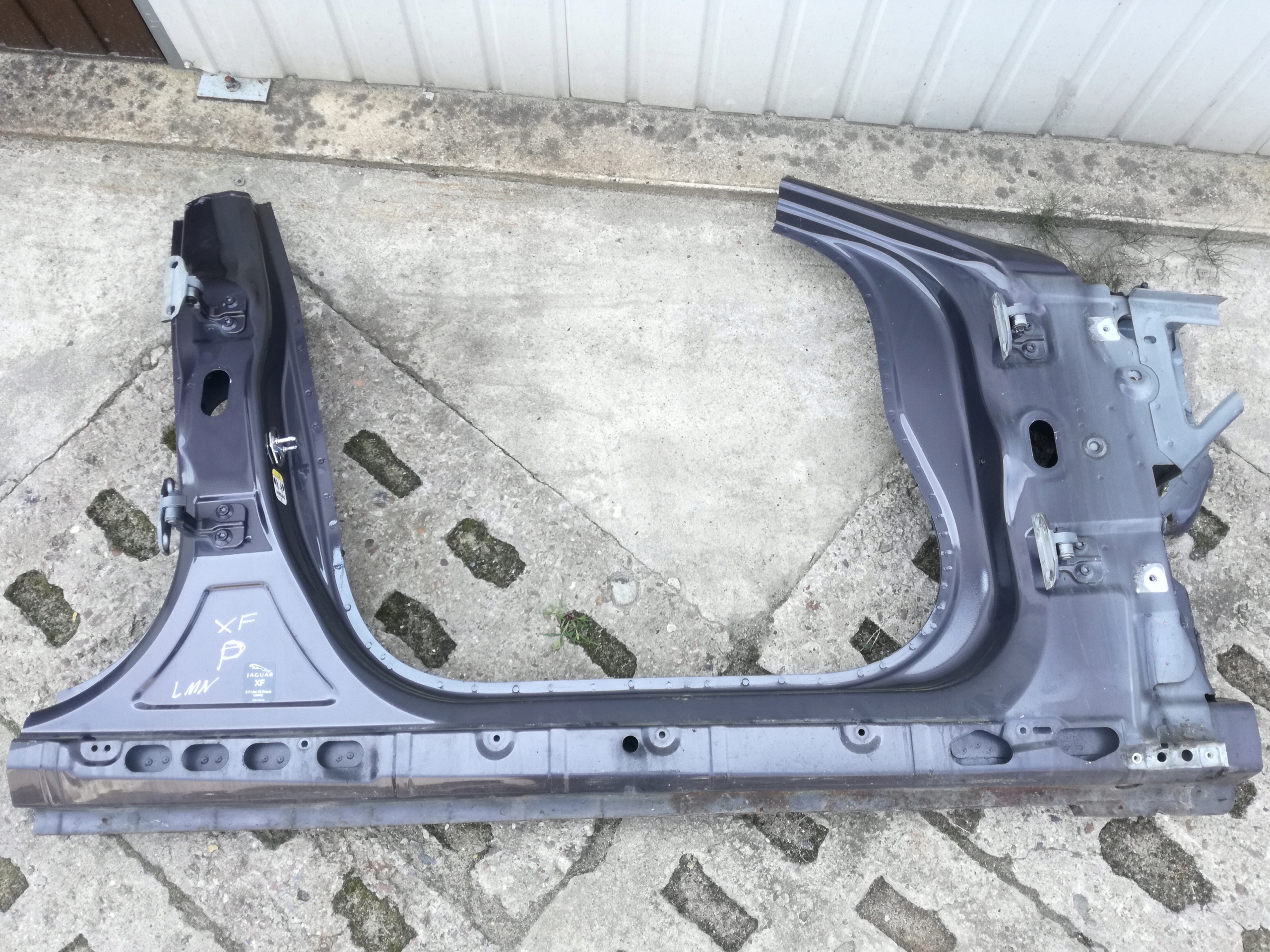 СТОЙКА ПОРОГ ПРАВЫЙ ЧЕТВЕРТЬ JAGUAR XF X250 08-15