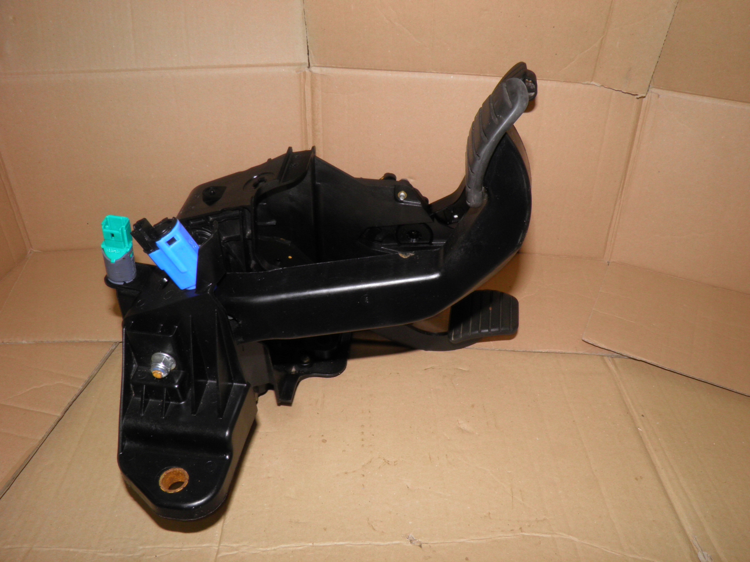MASTER MOVANO 2.3 DCI 10- pedals holder PEDALOW