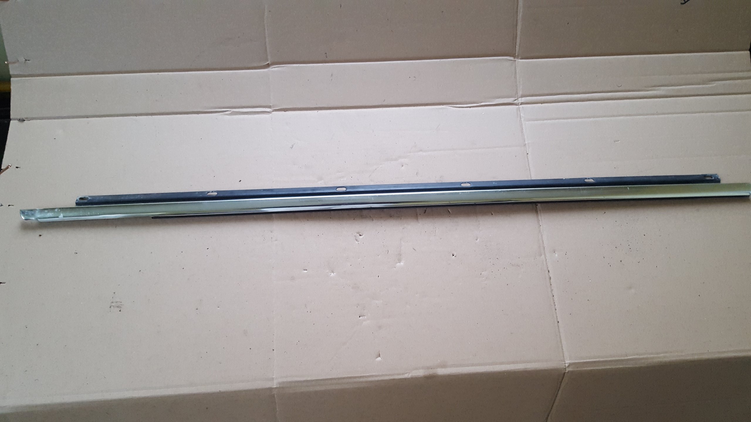 LISTWA CHROM PRAWA PRZEDNIA VW JETTA