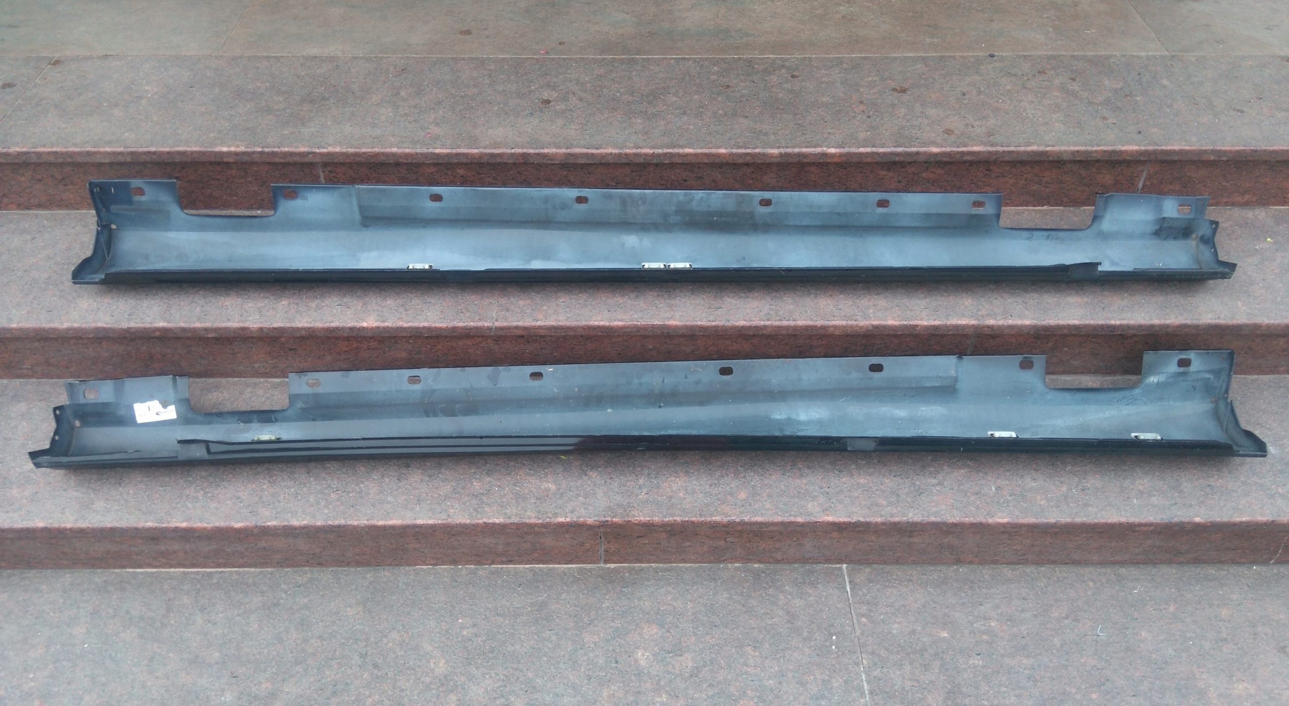 MERCEDES C 204 AMG LISTWA PROGOWA PRÓG LEWA PRAWA Jakość części (zgodnie z GVO) O - oryginał z logo producenta pojazdu (OE)