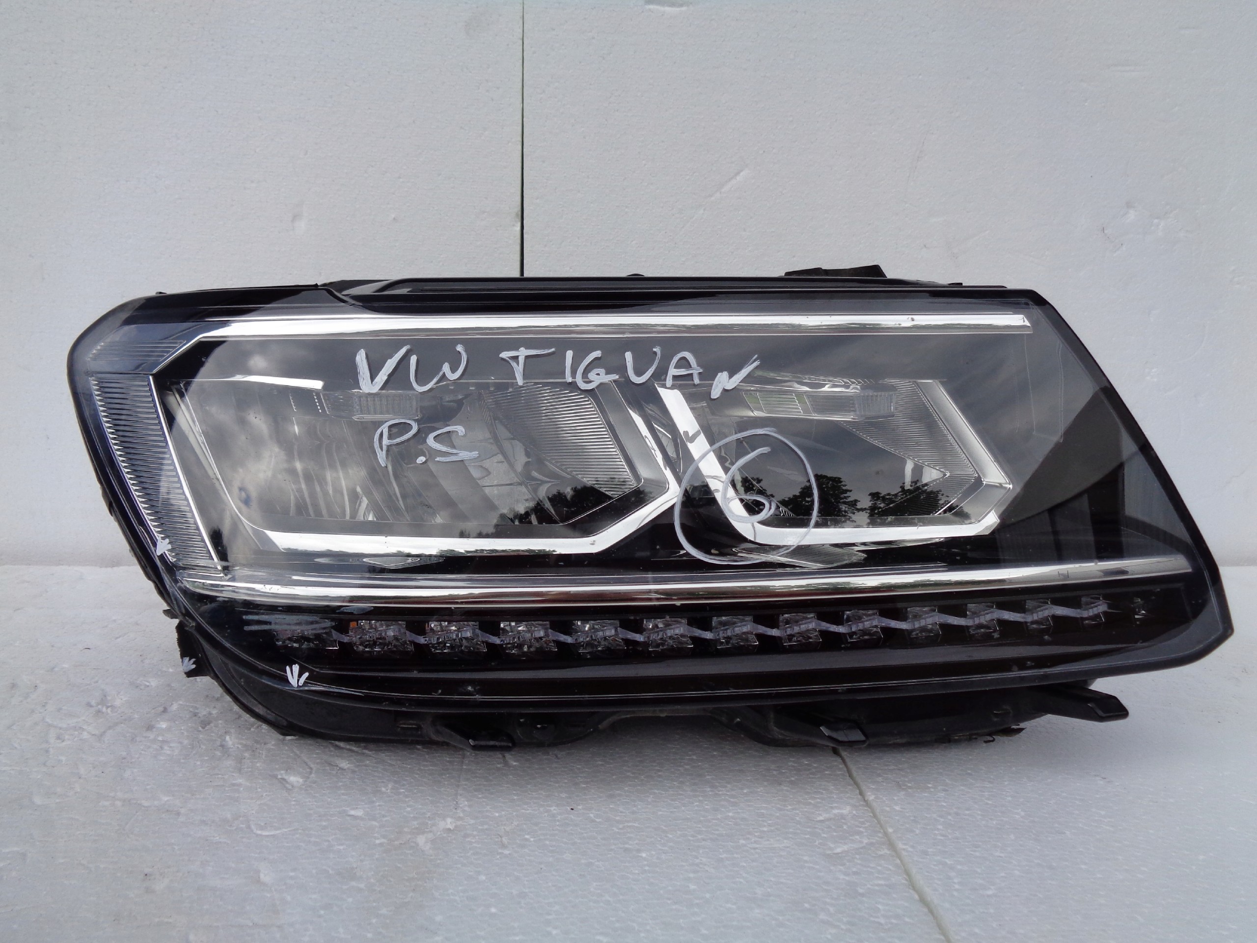 Vw Tiguan 5nb Lampa Full Led Prawa 5nb941036b 5nb941036b Za 29999 Zł Z