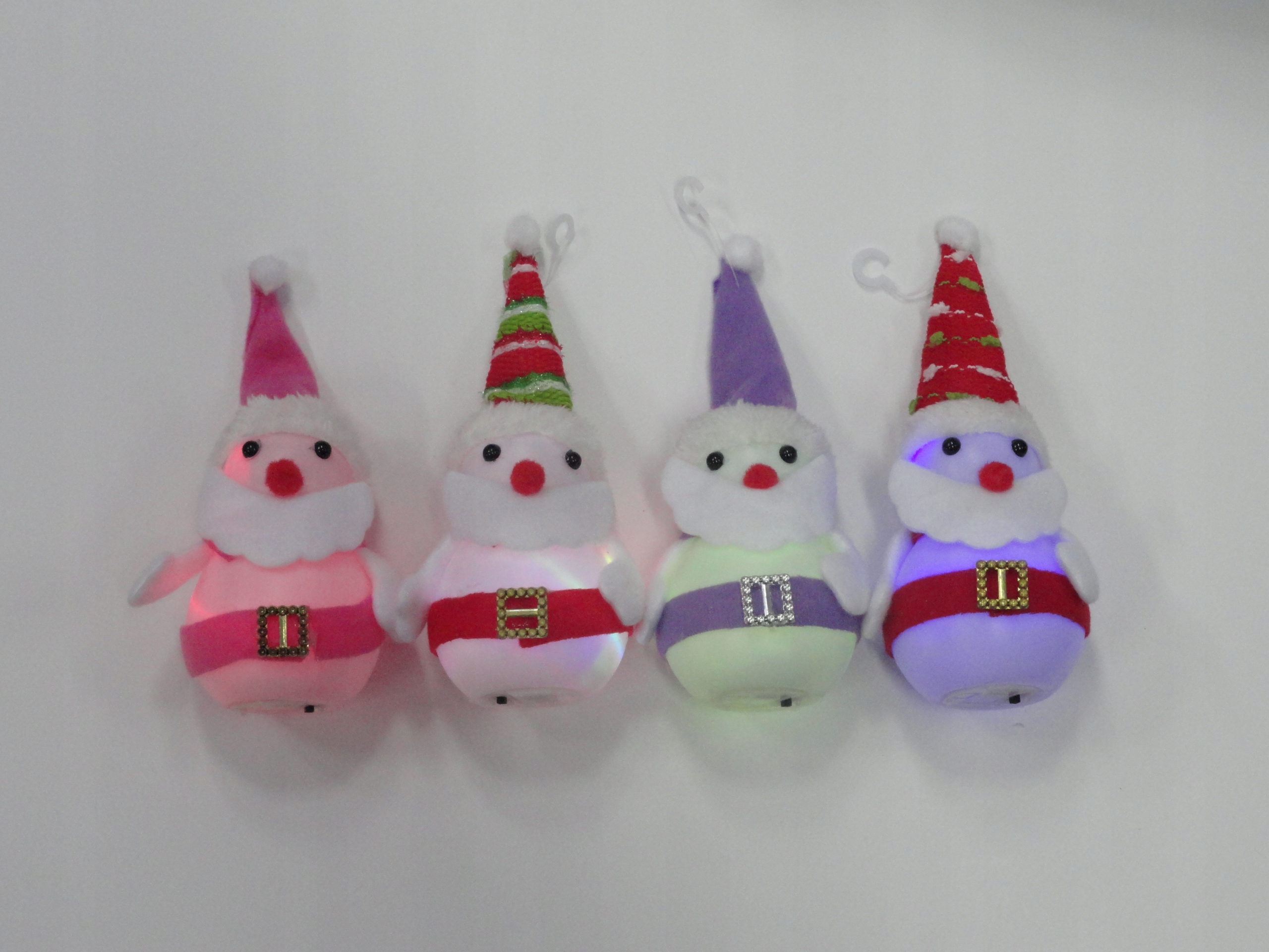 BAŁWANEK - ŚWIECĄCA OZDOBA ŚWIĄTECZNA LED (M)PASEK Szerokość produktu 9 cm