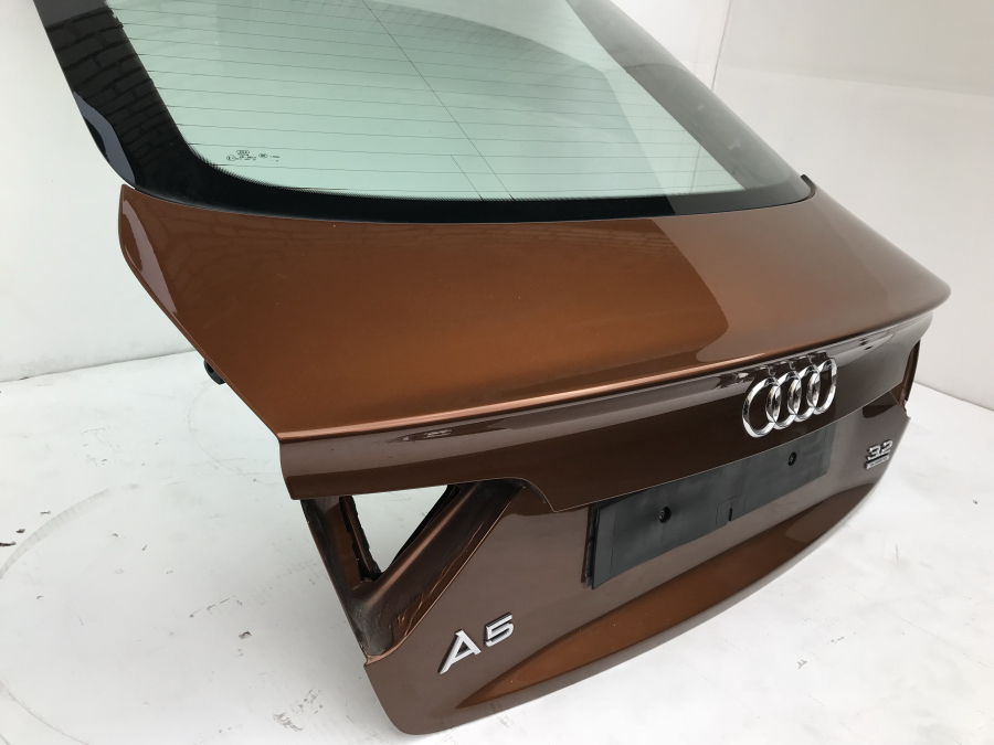 Klapa bagażnika AUDI A5 8T Sportback kolor Exclusive szyba 2009 Producent części Audi OE