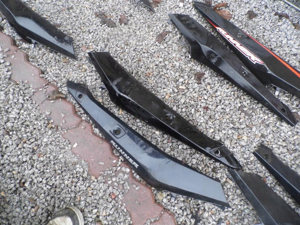 GILERA RUNNER SP 50 OWIEWKI BOK BOCZNE BOCZKI OGON Producent 3RG